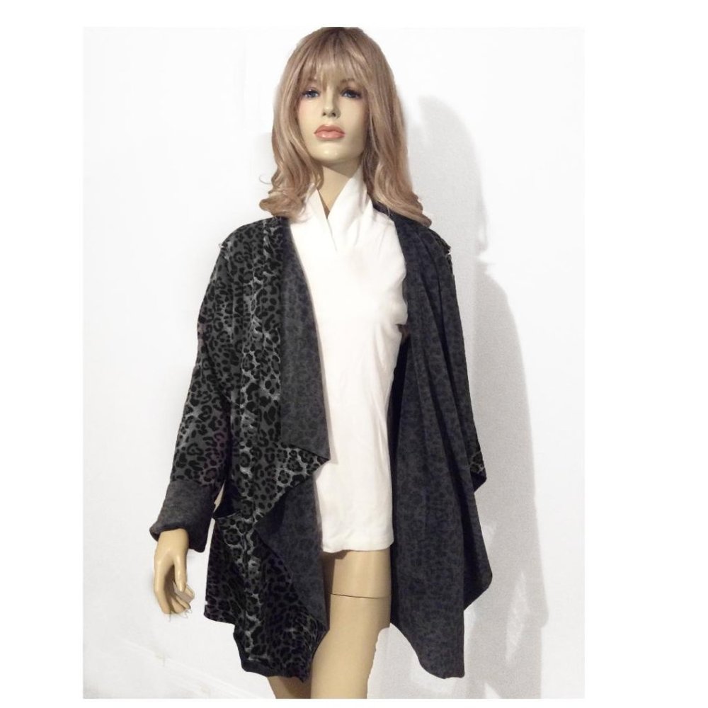 Chico's Leopard Print Soft & Plush Long Oversized… - image 5